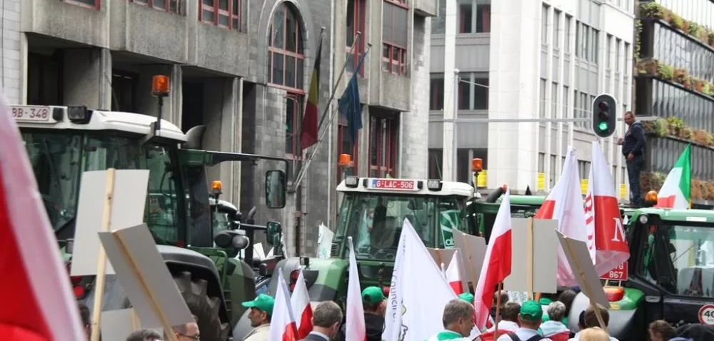 Rolniczy protest w „dzielnicy europejskiej” w Brukseli