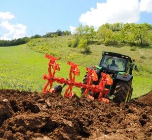 Pług firmy Kuhn. Amrol