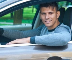 Od 2016 r. młodzi kierowcy z&nbsp;okresem próbnym