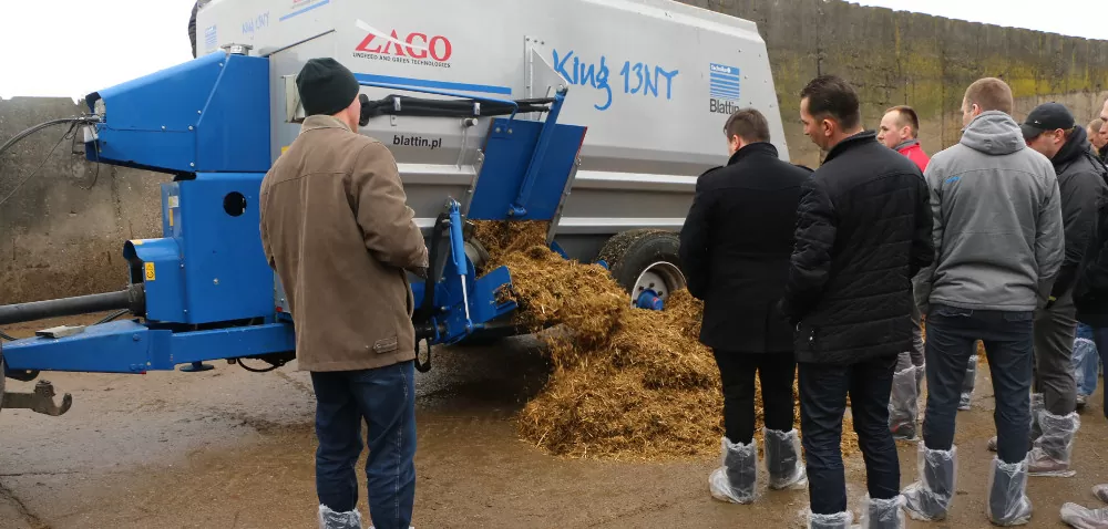 Pokazy wozów paszowych Blattin w Krobii