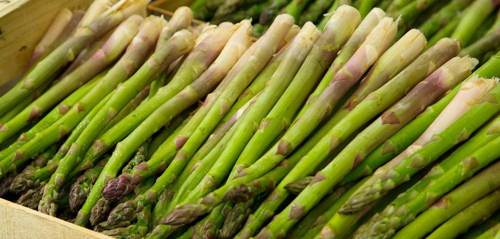 Szparagi: warzywne żniwa w&nbsp;pełni
