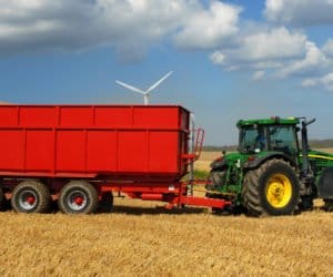 Sprzedaż przyczep rolniczych w&nbsp;lipcu 2016: lepsze wyniki w&nbsp;ujęciu miesięcznym