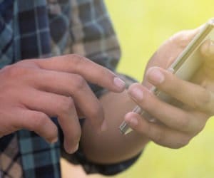 Telefon komórkowy dla rolnika – jaki wybrać?