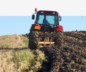 Sprzedaż ciągników w maju 2017: jest lepiej niż przed rokiem