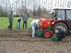 Mechanizatorzy radzą sobie w każdych warunkach (fot. ZSCKR Bonin)