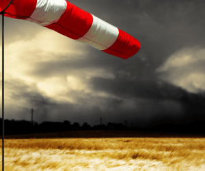 Kolejne burze nad Polską – rolnicy otrzymają pomoc