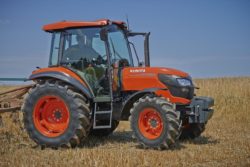 Kubota M7060