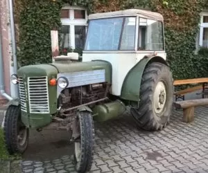 zepsuty traktor