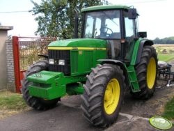 John Deere 6610