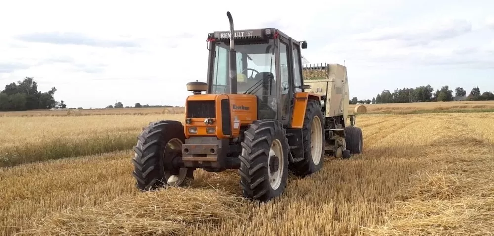 Używane traktory Renault – gdzie królują na polach?