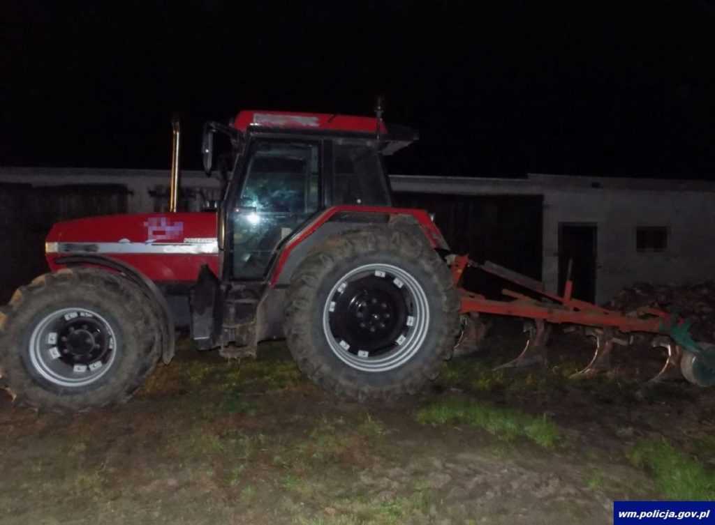 Pijany rolnik zaorał asfalt