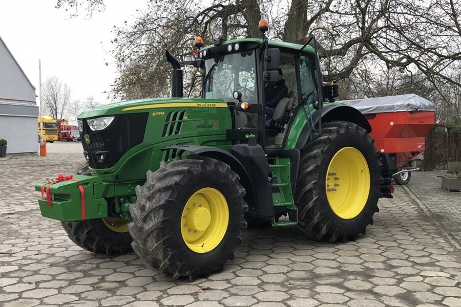 Szpiegują mój ciągnik! Ratunku!