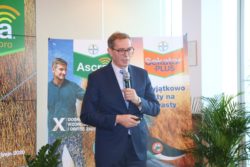 Dariusz Szymański Bayer opowiedzial o nowym fungicydzie Ascra Xpro