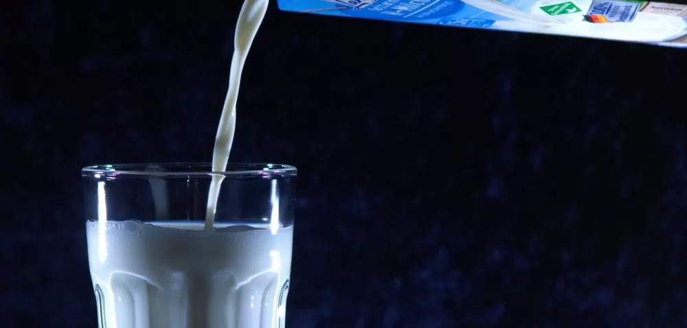 Sprowadzanie mleka z zagranicy- jak z tym walczyć?