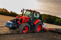 Model 7153 z nowej serii Kubota M7003
