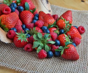 Przyszedł czas na polskie superowoce prosto z&nbsp;krzaczka!