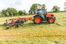 Kubota MGX IV z przetrząsaczem