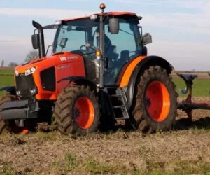 W polu Kubota M105GX IV