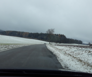 Utrzymywanie zjazdów z&nbsp;drogi na pole obowiązkiem rolnika? Absurd!