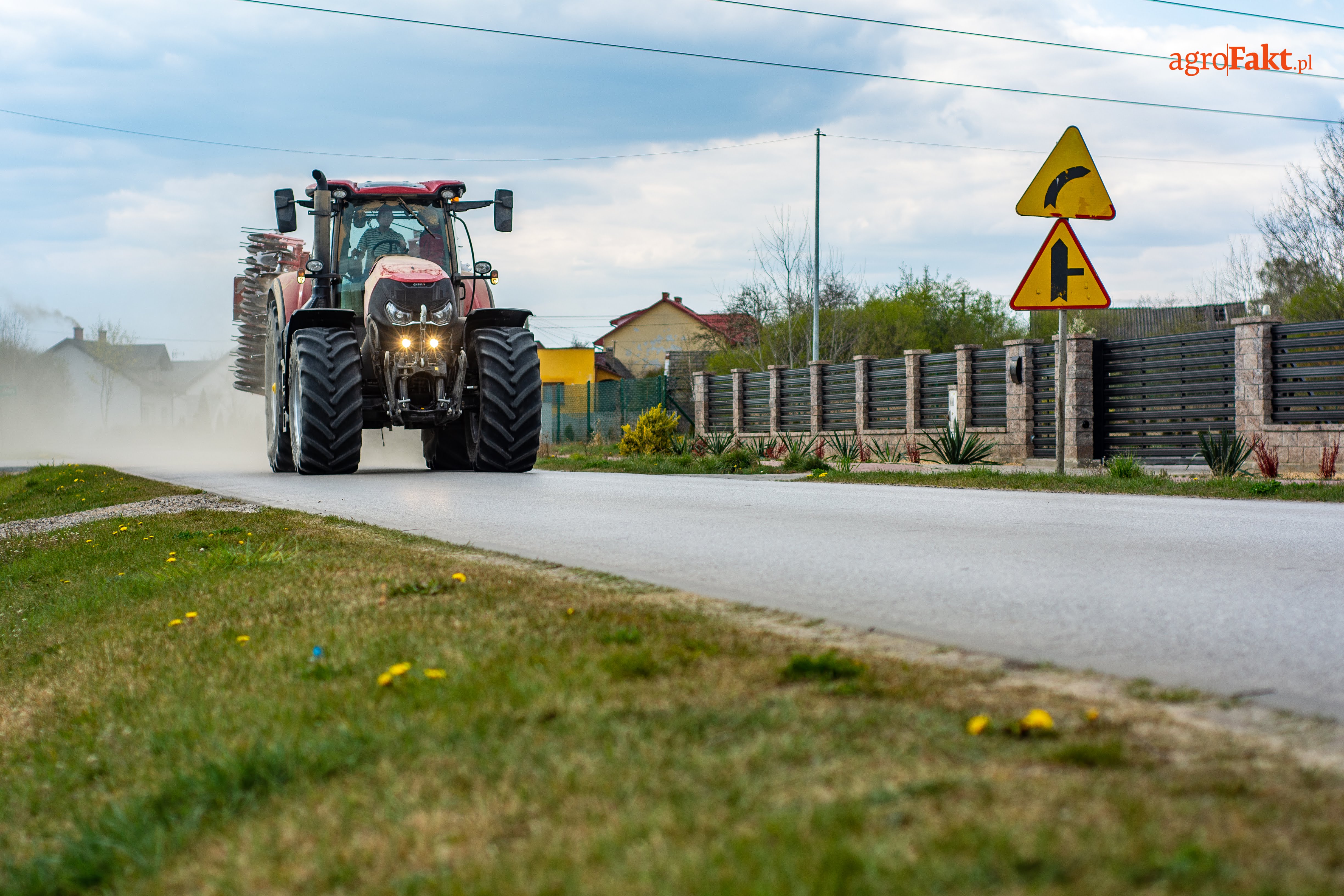 traktor na drodze Case Optum
(zdjęcia z 2020 roku!)