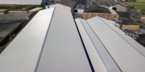 Płyta dachowa PIR Fiberglass – zadba o&nbsp;wysokie standardy budynku!