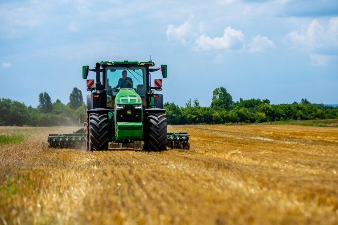Aktualności rolnicze- Premie dla młodych rolników 2022