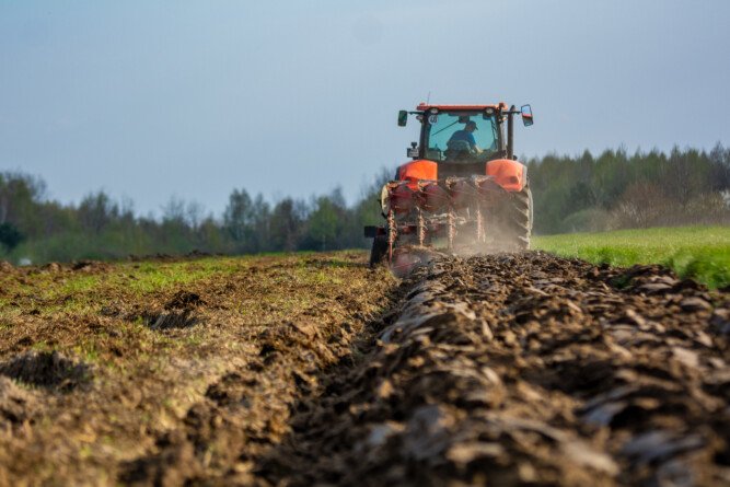 Aktualności rolnicze- Ceny usług rolniczych 2022