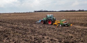 Ceny usług rolniczych w kwietniu 2022 poszły w górę? Sprawdź!