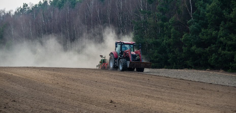 Kiedy pomoc suszowa dla rolników? Dowiedz się więcej!
