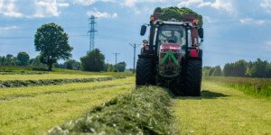 Aktualne ceny usług rolniczych – maj 2022. Ile trzeba zapłacić?