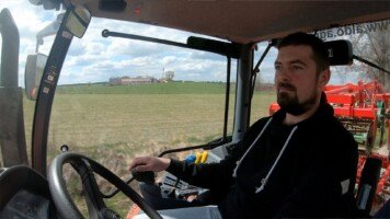 Agrofakt - Ciągnik Kubota serii M7003