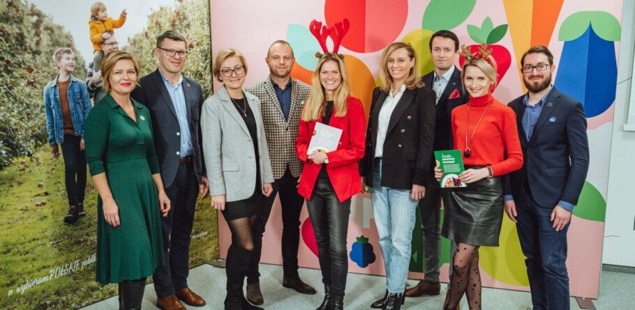 Świąt Pełnych radości życzy-CORE TEAM