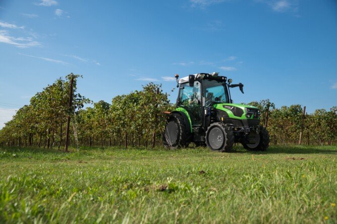ciągniki sadownicze 2023 na Agrotech