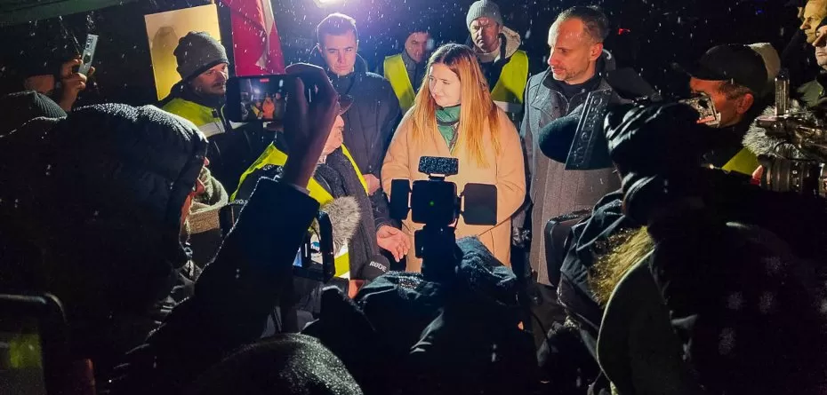 Protest na granicy z Ukrainą - minister rolnictwa Anna Gembicka na granicy - Janusz Kowalski
