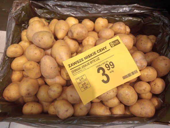 Ziemniaki myte, polskie są oferowane po 3,99 zł/kg