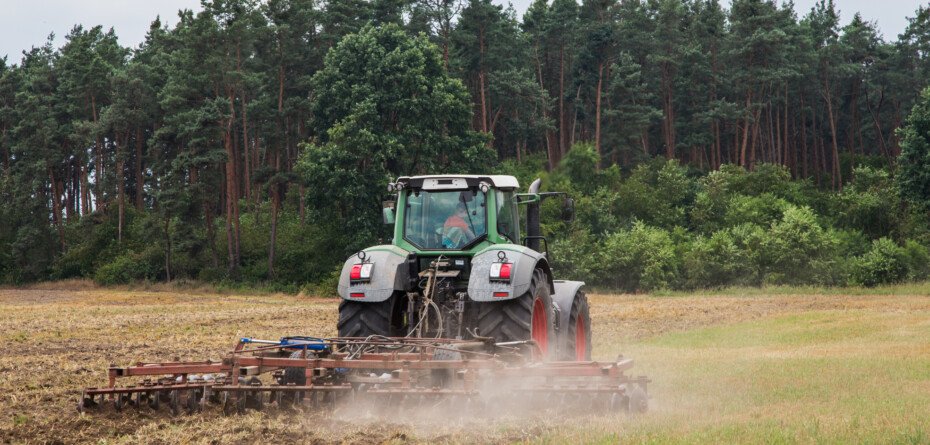 Mulczowanie poplonu — rolnicy mogą już wjechać w&nbsp;pole