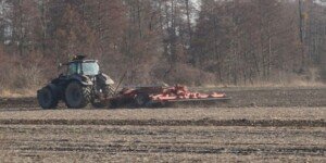 Jakie ceny usług rolniczych w kwietniu 2025?