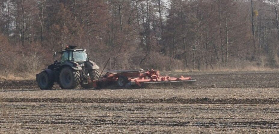 Sprawdź aktualne ceny usług rolniczych w kwietniu 2025