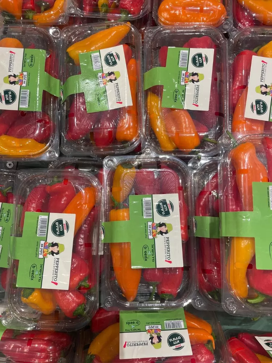 Gotowy produkt to mieszanka niewielkich, bezpestkowych papryczek w różnych kolorach. Oferuje się je w opakowaniu jednostkowym. Jest to świeża i zdrowa przekąska, którą można zabrać ze sobą do pracy czy zapakować dzieciom do szkoły.