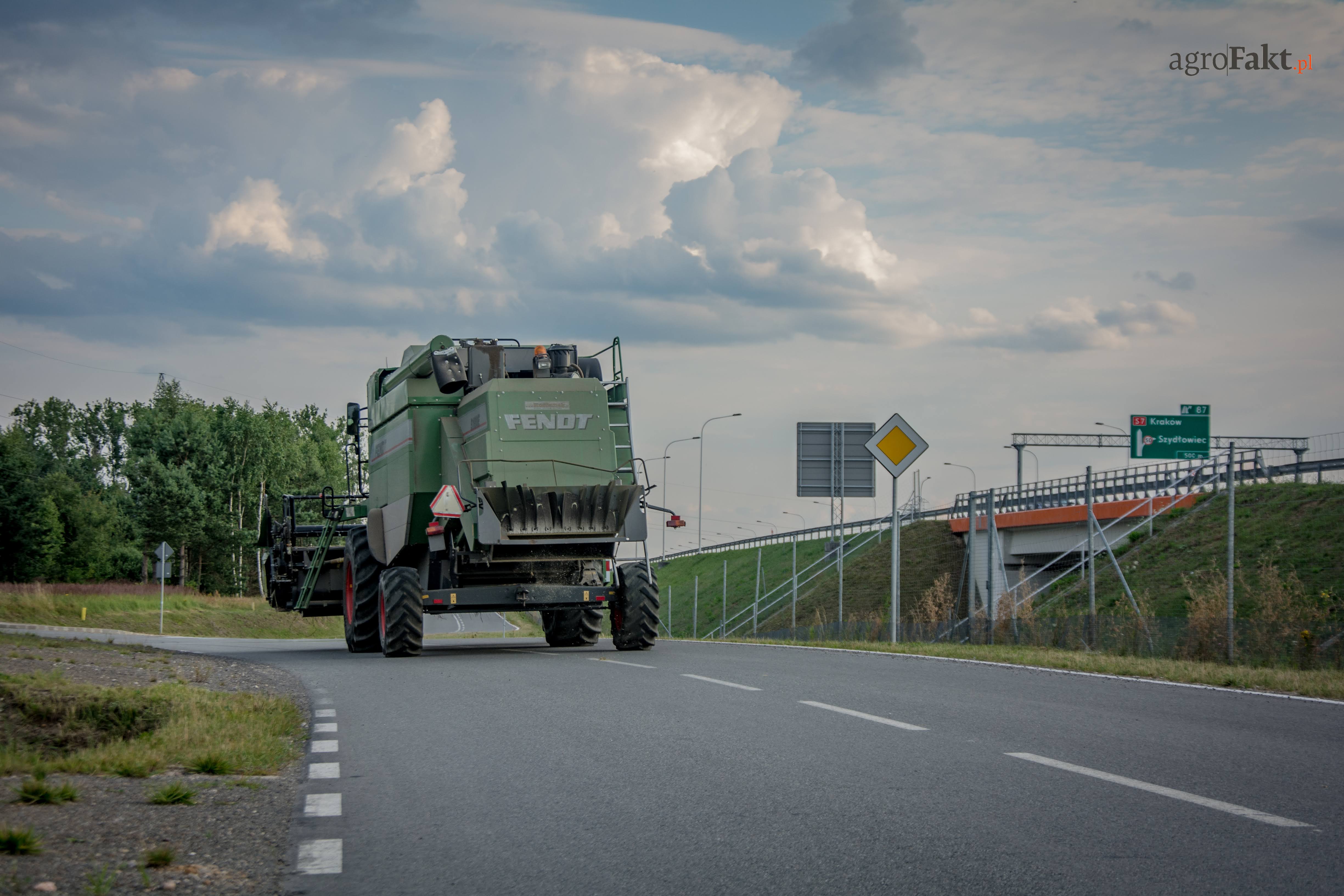 Utrudnienia dla rolników na granicy – kontrole sparaliżują żniwa 2025?