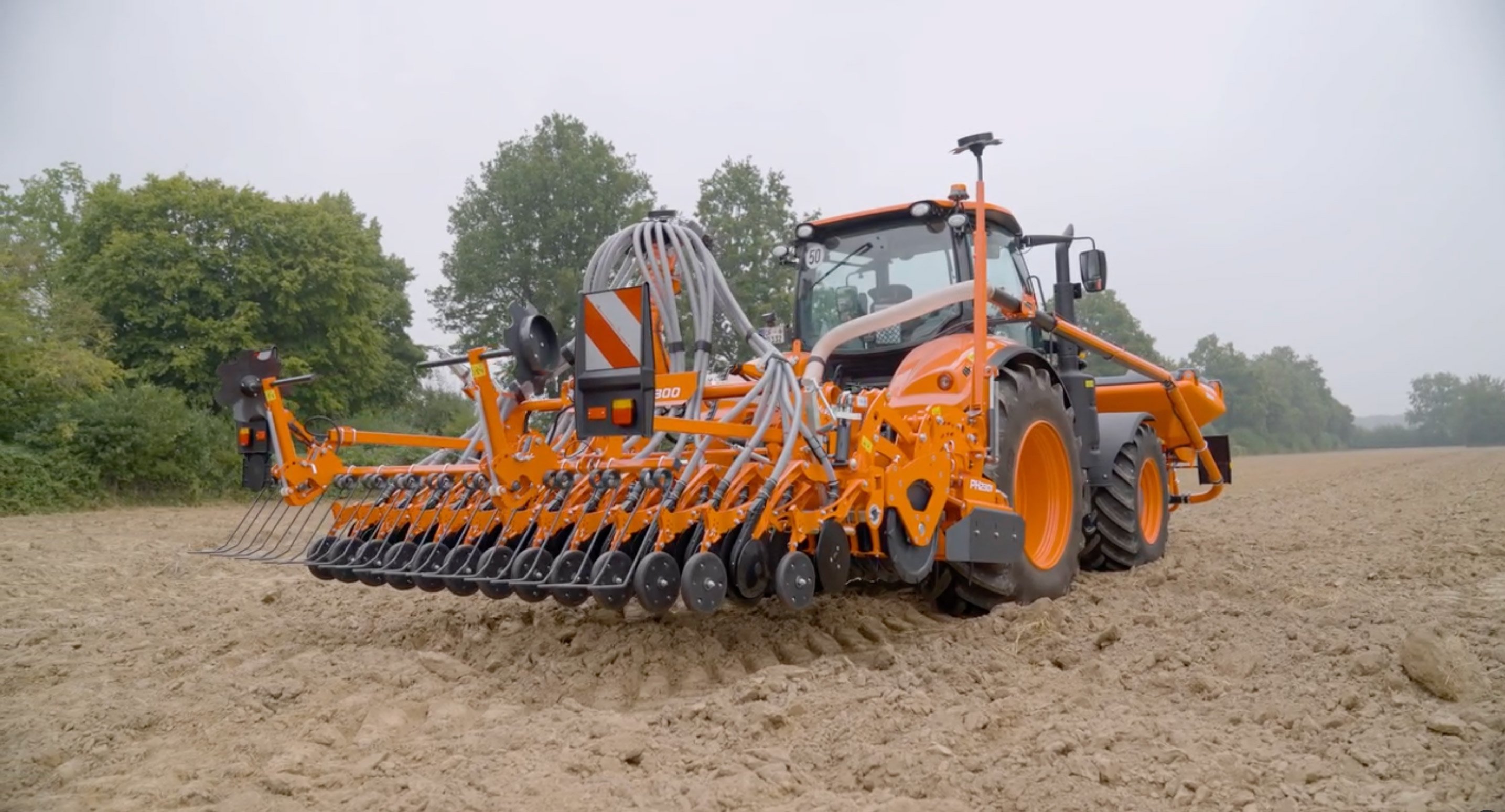 Szyny redlic Kubota CB1000 i CB2000, czyli innowacyjne narzędzia do siewników
