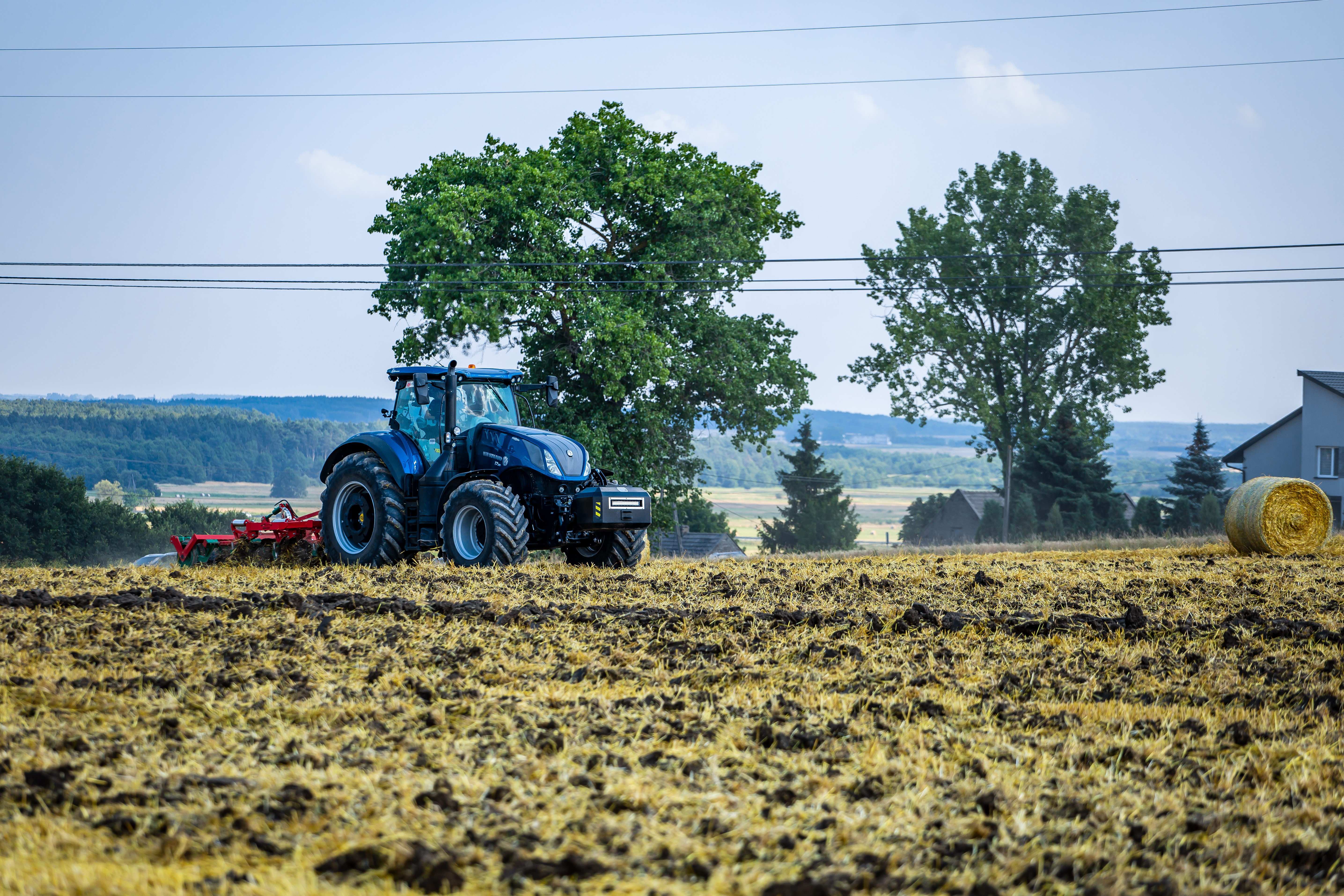 ARiMR zwiększa środki! Sprawdź, czy dostaniesz dotację na maszyny rolnicze 2025