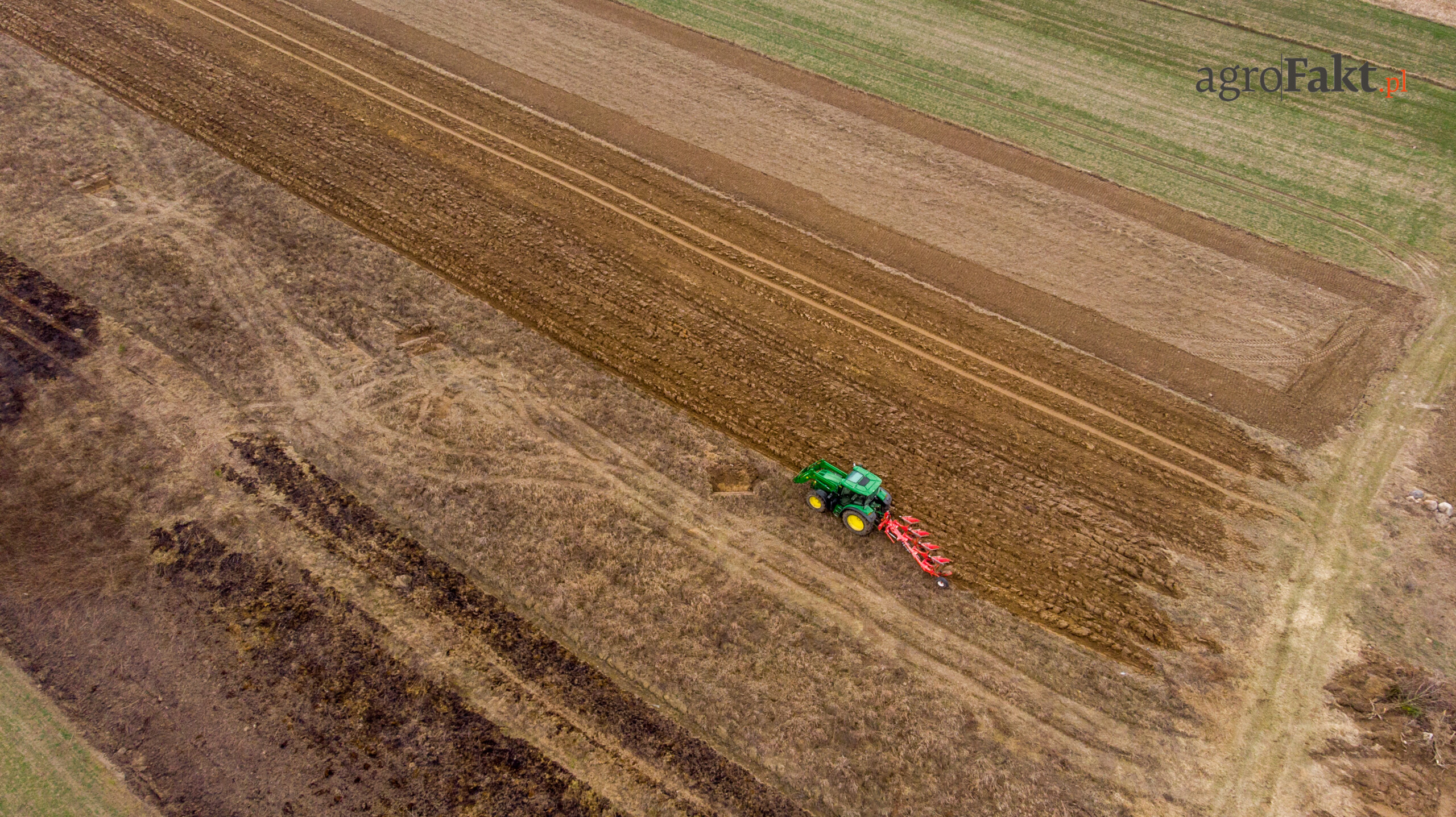 orka pod zboża jare / 2019

John Deere 6105R & Maschio Gaspardo