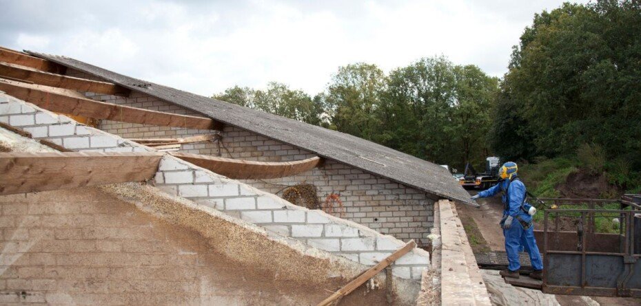 termin wymiany dachu z azbestu