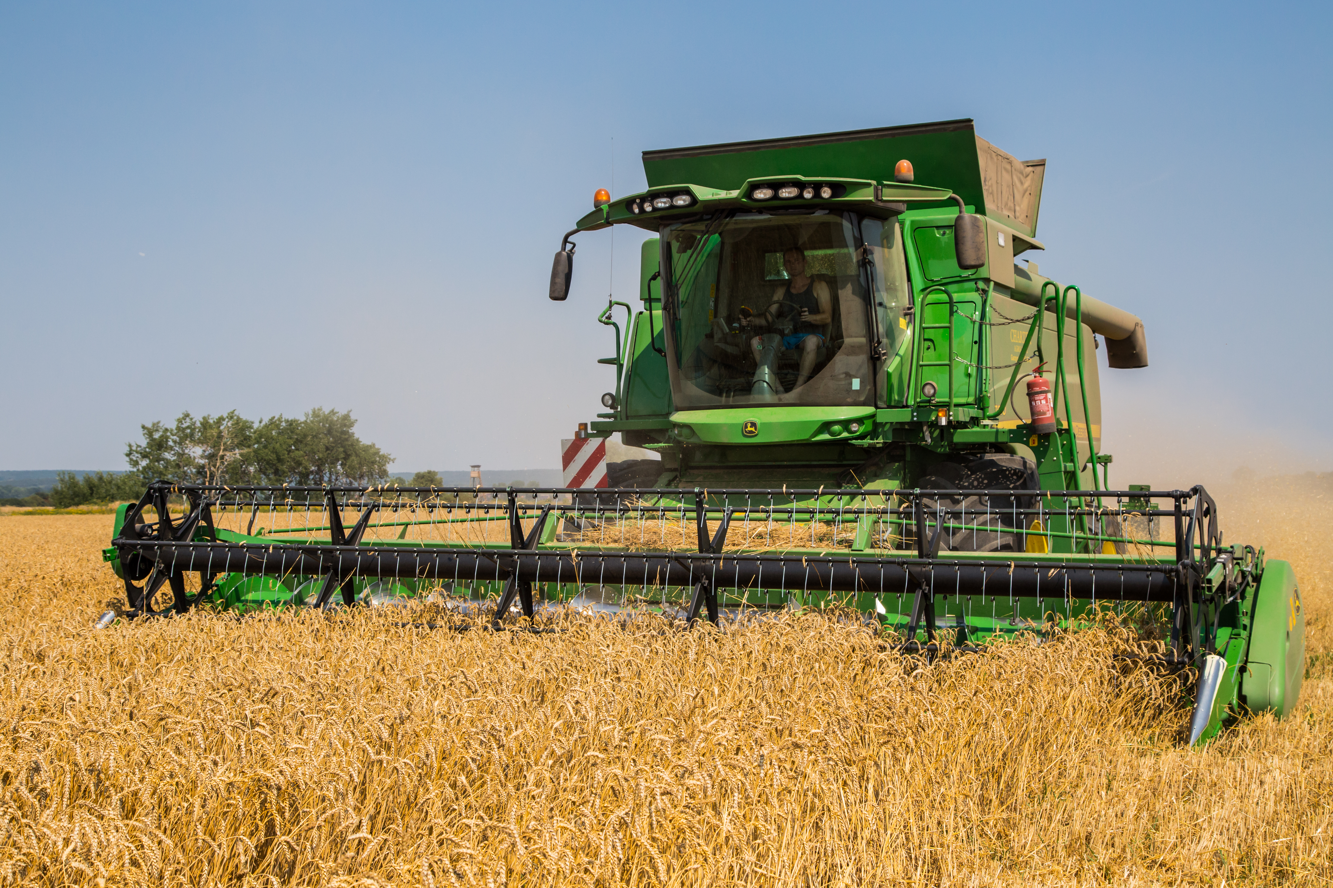 Dotacje na maszyny do zbioru 2025: rolnicy pytają o najważniejsze zasady