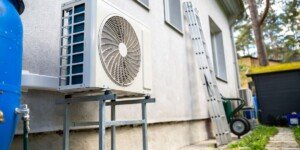 Kary za hałas pompy ciepła. Kiedy grożą mandaty?