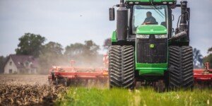 Rolnik aktywny zawodowo 2026. Ile trzeba wykazać na hektar?