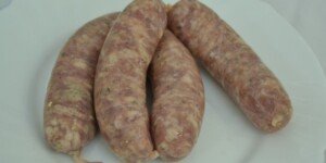 Biała kiełbasa przepis na idealne śniadanie wielkanocne