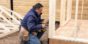 Szopa przy granicy w&nbsp;gospodarstwie. Rolnikowi grozi nawet 5000 zł kary