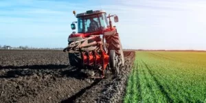 Ustawa o&nbsp;ochronie wsi. Rolnicy zyskają czy wpadną w&nbsp;nowe spory?